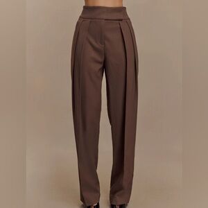 NWT Meshki Penelope Pleated High Waisted Pants – Chocolate